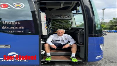 Fenerbahçe Teknik Direktörü Jose Mourinho, sosyal medya hesabından Fenerbahçe paylaşımı