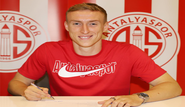 Beşiktaş Adam Buksa transferi için harekete geçti. Adam Buksa Beşiktaş’a