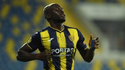 Süper Lig ekibi Çaykur Rizespor, santrfor Ali Sowe ile anlaştı.