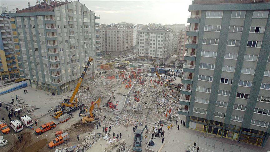 Konya da bir binanın çökmesine ilişkin görüntüler ve haberler paylaşılınca