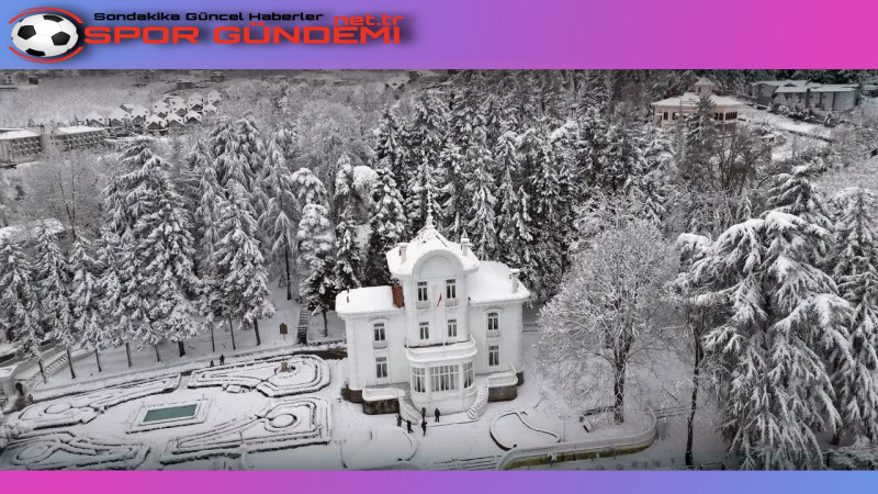 Trabzon’da etkili olan yoğun kar yağışı nedeniyle şehirde yaşam zorlaştı.