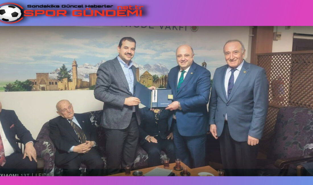 Niğde’nin önde gelen bürokratları, Başkent Niğde Vakfı’nda bir araya geldi.