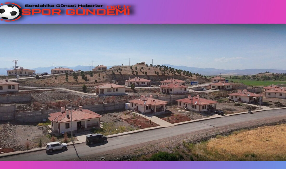 Kahramanmaraş Milletvekili Prof. Dr. Vahit Kirişci, kentte depremler sonucu evlerini